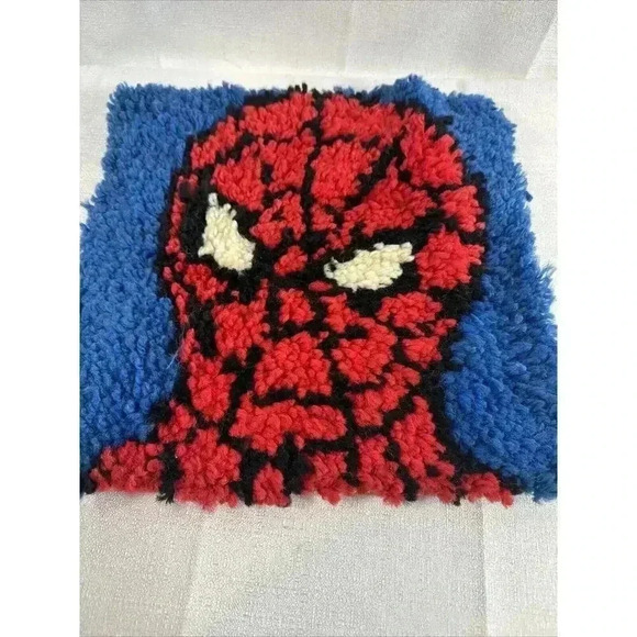 Spider Man Latch Hook Rug 12"x12" Vintage red and blue‎ square - Picture 2 of 5